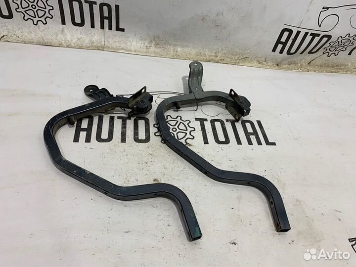 Петля багажника Renault Logan K7J710 2008