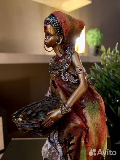 Фигурка Африканка