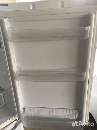 Холодильник indesit