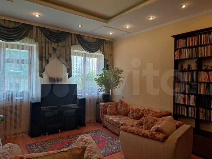 4-к. квартира, 143 м², 2/3 эт.