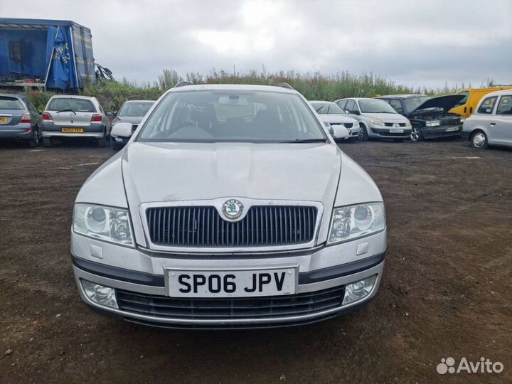 Форсунка топливная Skoda Octavia 2 (A5) 2005