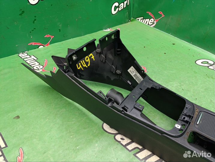 Подлокотник Volkswagen Tiguan NF cawa 2009