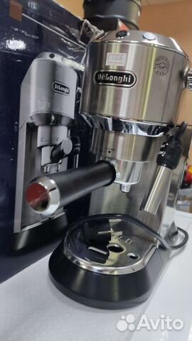 Кофеварка рожковая DeLonghi EC685.M серебристый объявление продам
