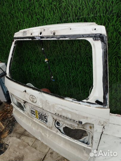 Toyota alphard ANH10 крышка багажника без стекла