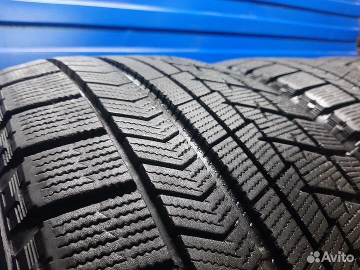 Bridgestone Blizzak VRX 245/50 R18 102Q
