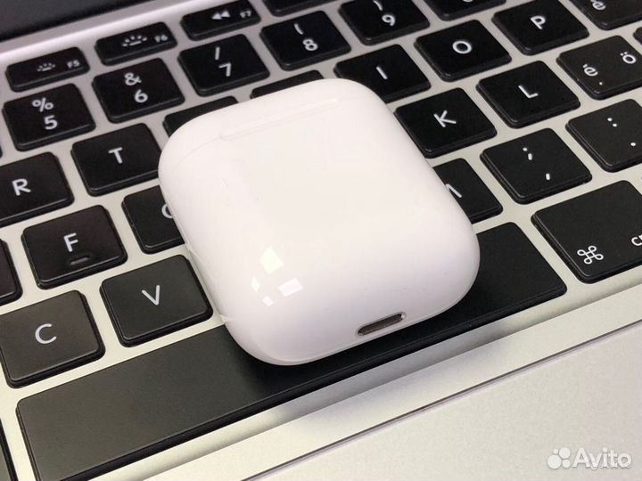 Кейс AirPods фабричный оригинал б/у много