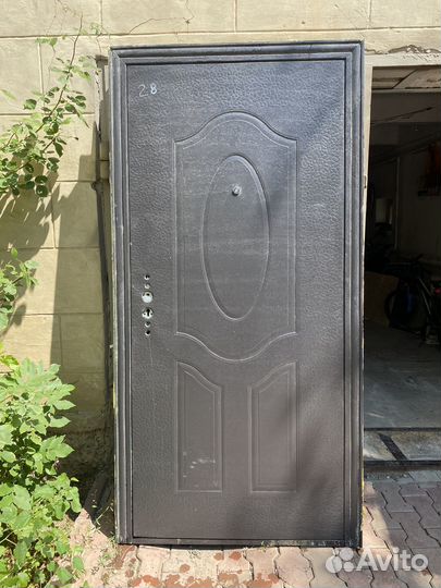 Дверь входная металлическая от застройщика