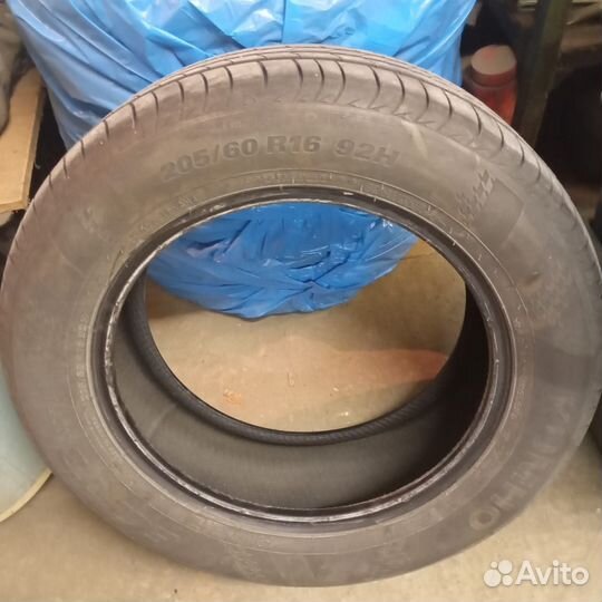 Kumho Ecsta HS52 205/60 R16 92H