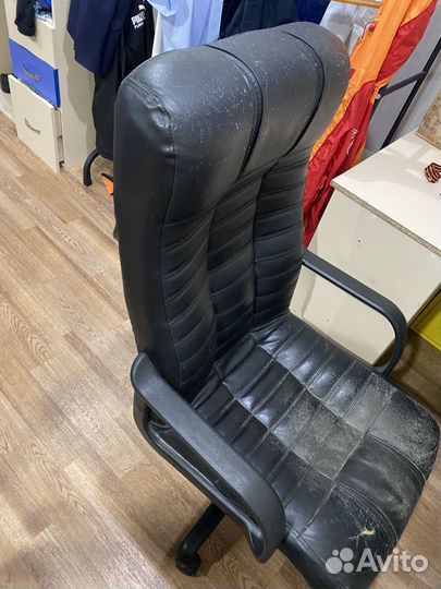 Офисное кресло руководителя бу кожаное