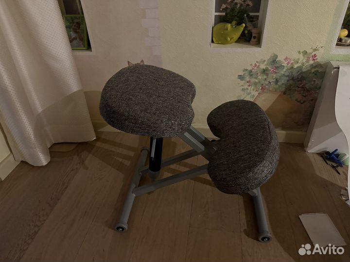 Коленный стул