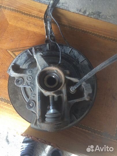 Поворотный кулак задний Mercedes w 164