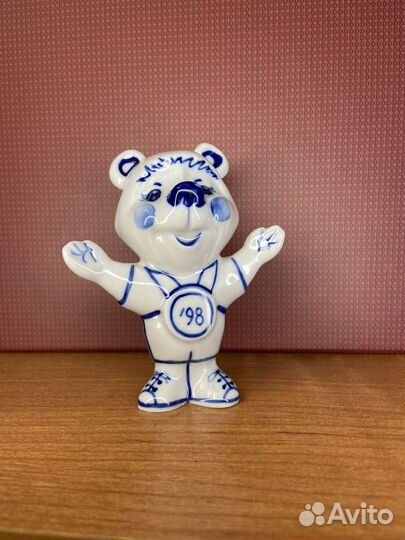 Фарфоровый мишка 1998 гжель