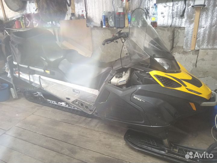 BRP Ski-doo tundra wt 550