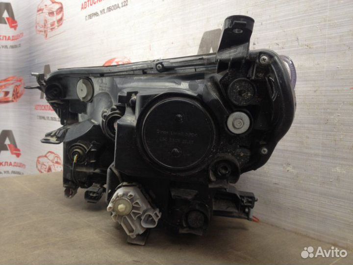 Фара правая Toyota Rav4 (2015-2019) LED
