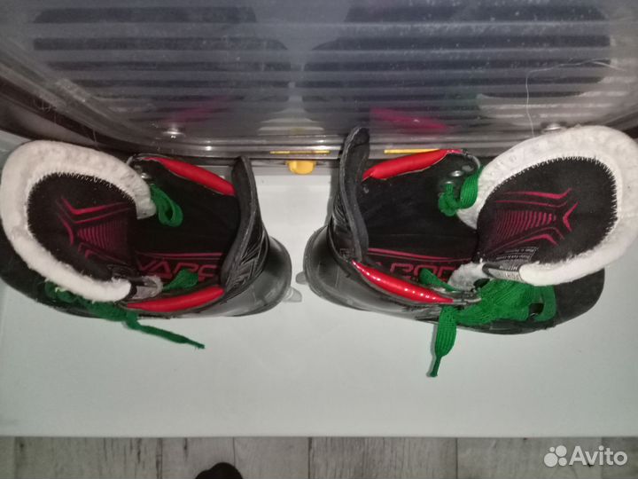 Хоккейные коньки