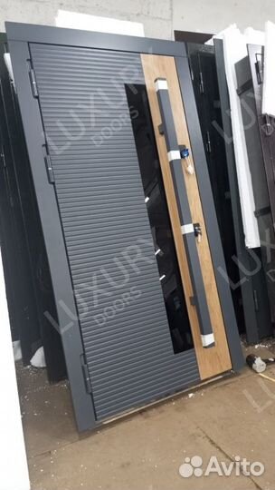 Входная металлическая дверь от производителя