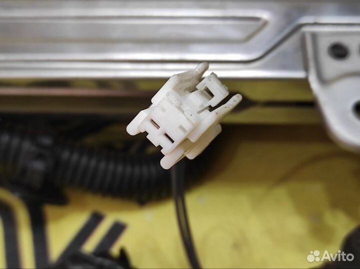 Проводка двери задняя правая Nissan Serena NC25