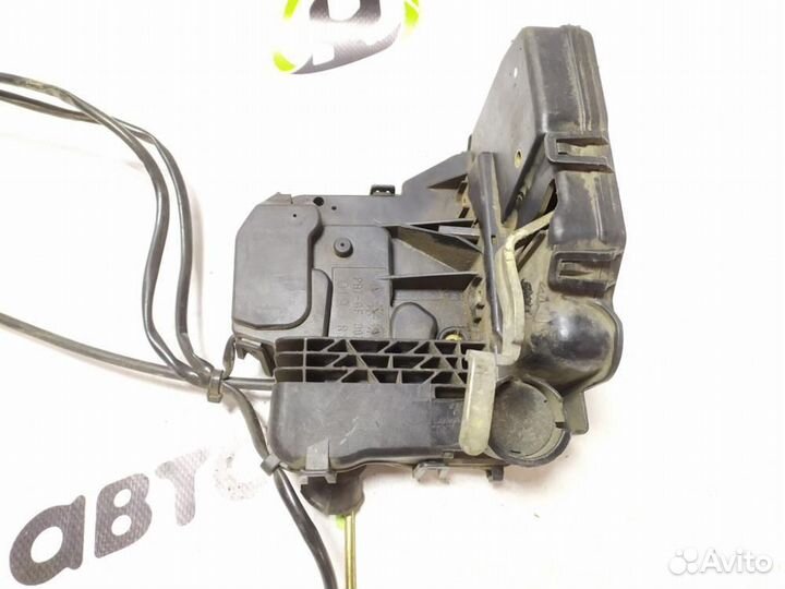 Замок двери передней правой Clk 209