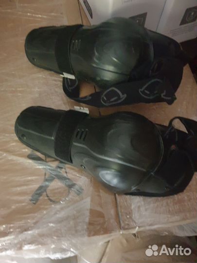 Наколенники