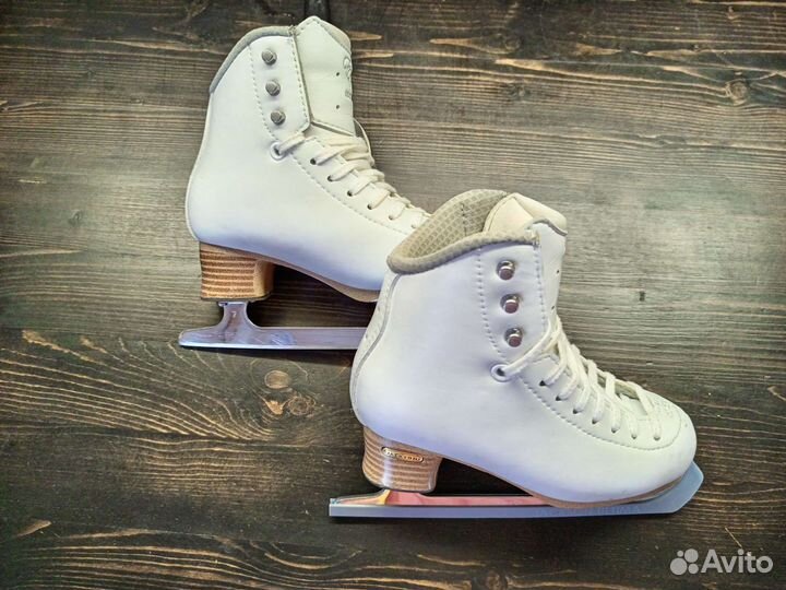 Фигурные коньки jackson