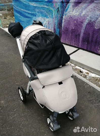 Прогулочная коляска все сезонная и аксессуары