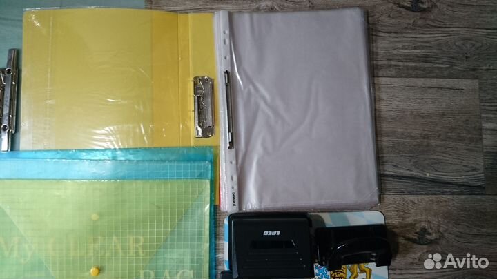 Канцелярские товары в ассортименте: