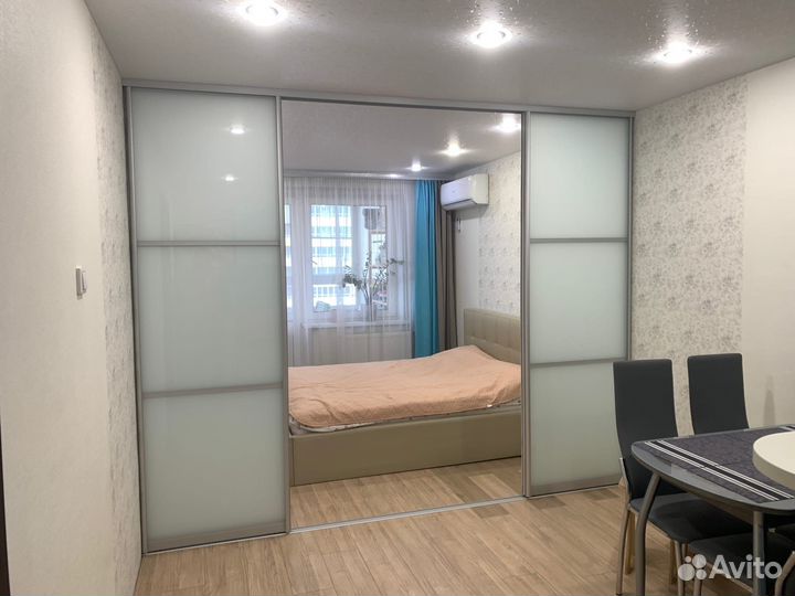 Перегородка двери купе декоративная