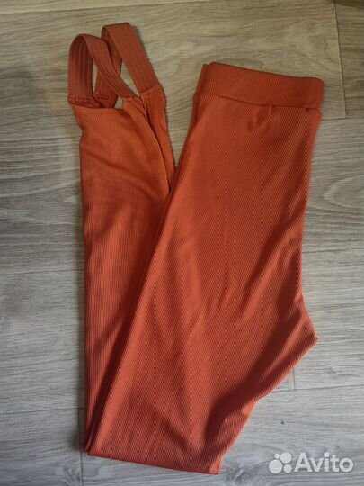 Легинсы со штрипками hm