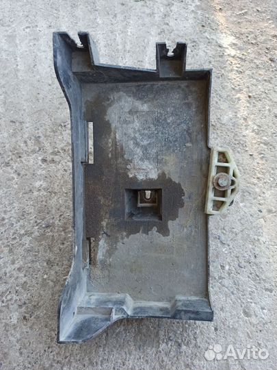 Полка акб Land Rover Freelander 1