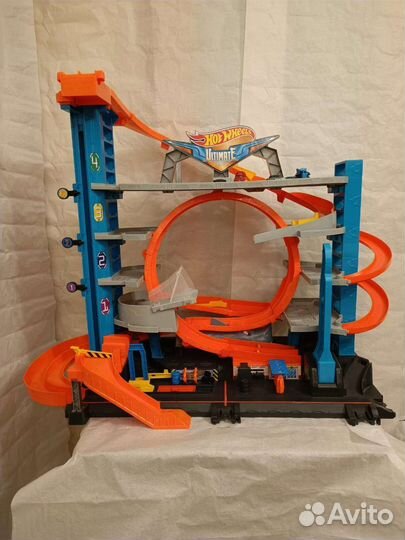 Трек- парковка Hot wheels