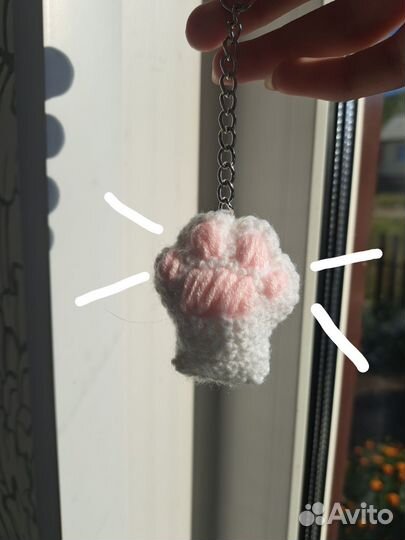 Брелок лапка