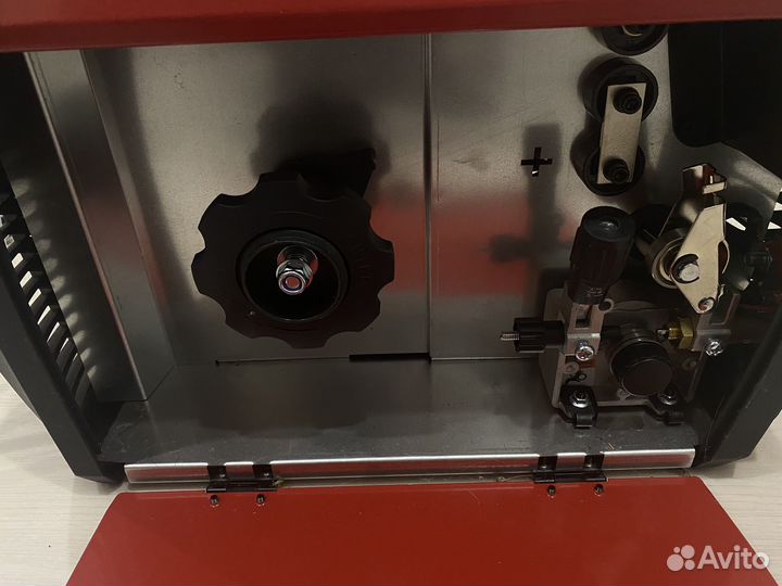 Продам сварочный полуавтомат Elitech аис200SYN