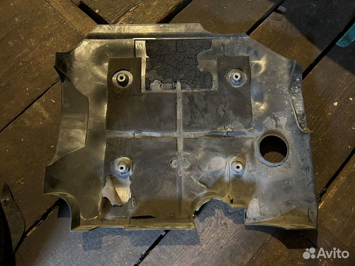 Infiniti fx45 декоративная крышка двигателя