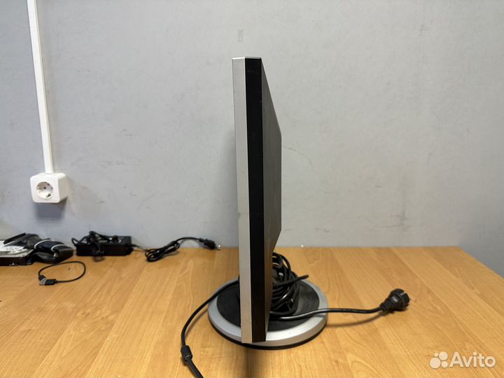 Монитор Samsung SyncMaster 940N