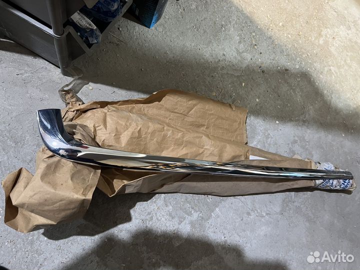 Задняя накладка бампера w140 правая хром