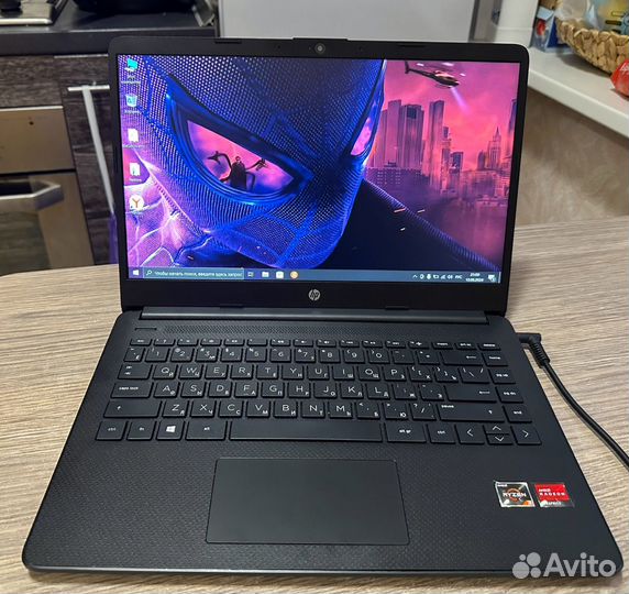 HP Ryzen 3 3250U/FullHD/IPS/8/256 SSD