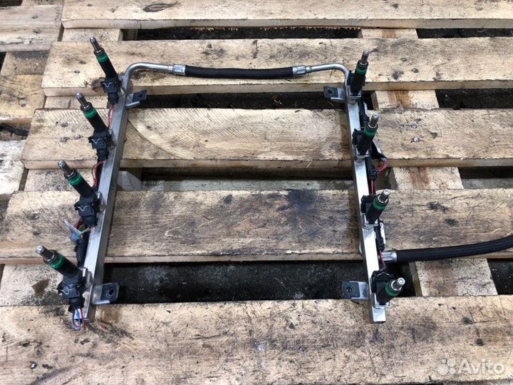 Топливная рампа Bmw 6 E63 N62B44 2004