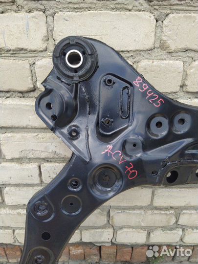 Подрамник передний Toyota Camry ASV70