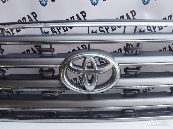 Решетка радиатора Toyota Land Cruiser 200 07-12