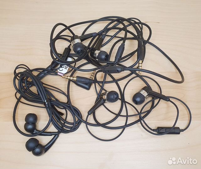 Наушники проводные новые
