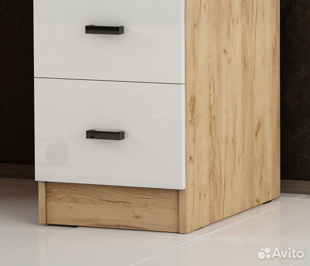 Стол новый с ящиками