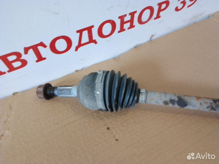 Полуось привод передний правый Nissan Tiida 1.6