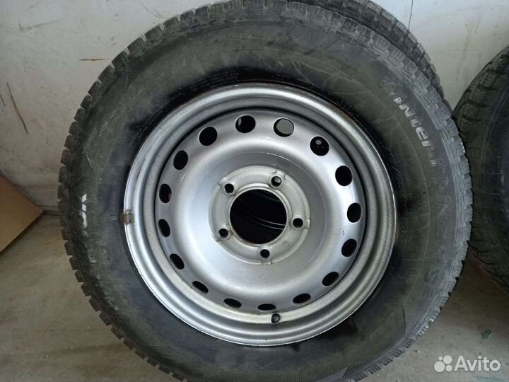 Hankook Winter I'Pike 215/65 R16