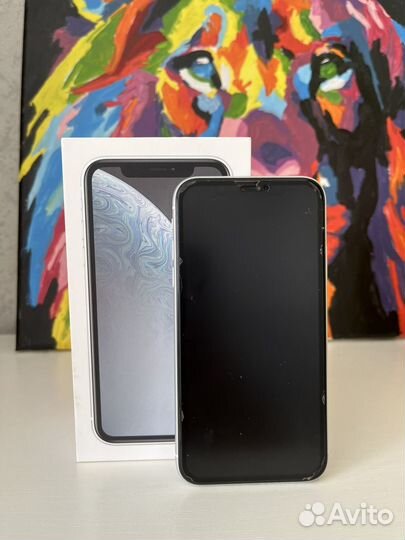 Телефон iPhone XR