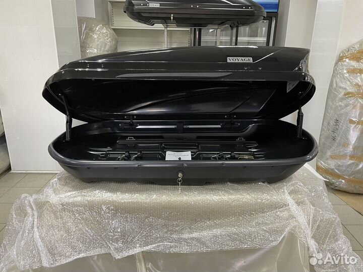 Автобокс Voyage 370л 145см Черный глянец