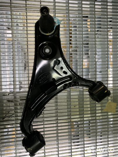 Рычаг перед. верх левый discovery 3 RBJ500222