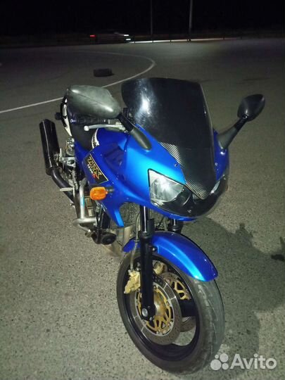 Kawasaki zrx1200s