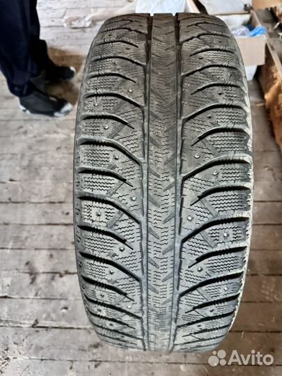 Bridgestone Ice Cruiser 7000 235/55 R19