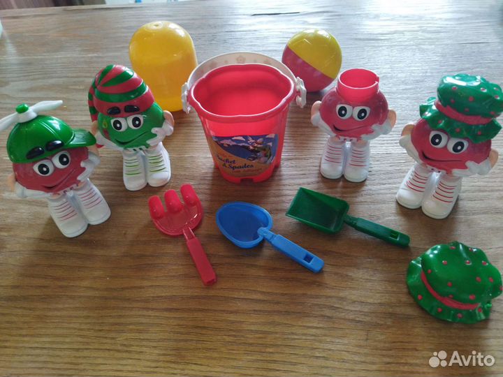 Игрушки из макдональдса, чупа чупс, m& m