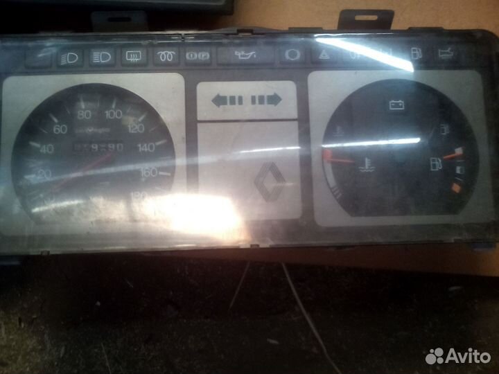 Щитки приборов Рено 9, Рено 11